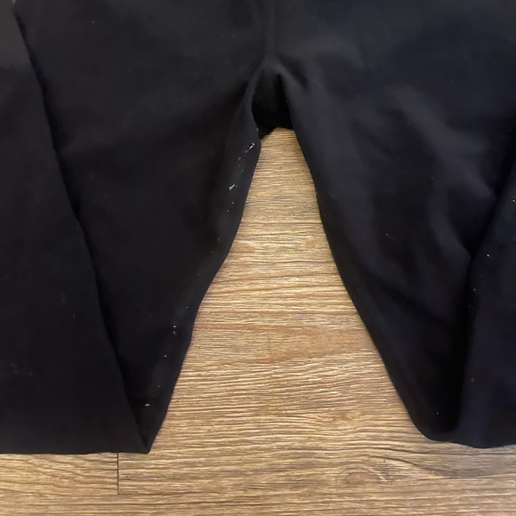 Alo High-Waisted Lounge Leggings (SOLD) - Picture 3 of 5